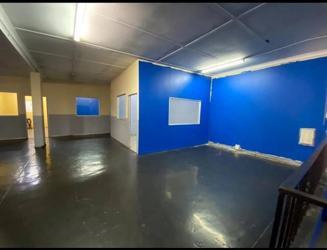 BUSINESS PROPERTY TO RENT IN LA ROCHELLE